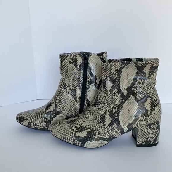 Womens 9 booties Memory Foam Fall ankle boots Stretch Boho Snake Time and Tru - Picture 9 of 15
